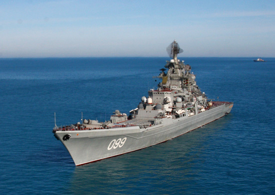 Тяжелый атомный ракетный крейсер (ТАРК) Северного флота «Петр Великий» прошел проливом Вилькицкого, отделяющим полуостров Таймыр от архипелага Северная Земля, в 2012 году