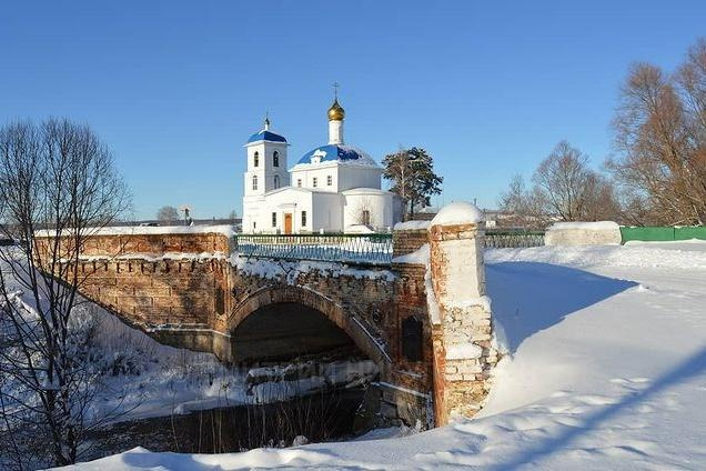 Прихожанкой этого храма в Верхоторе была и мать бывшего мэра Уфы Сергея Грекова