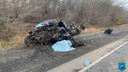 Размазало по дороге: на трассе в Самарской области иномарка влетела в грузовик