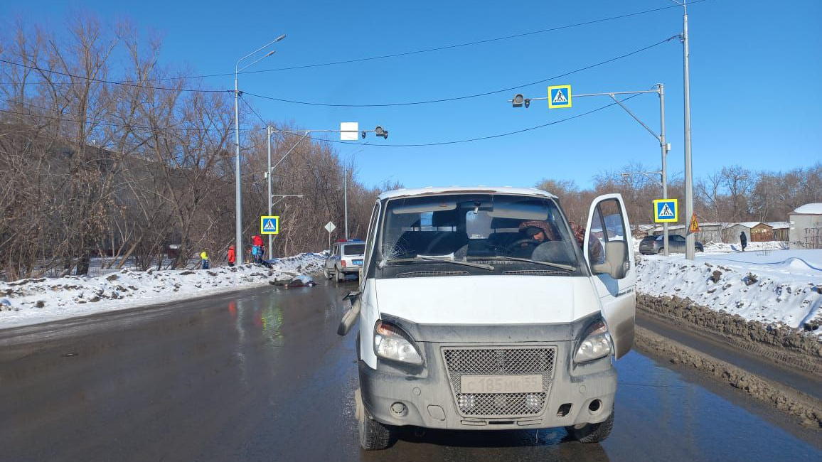 «Газель» сбила мужчину на пешеходном переходе Красноярского тракта