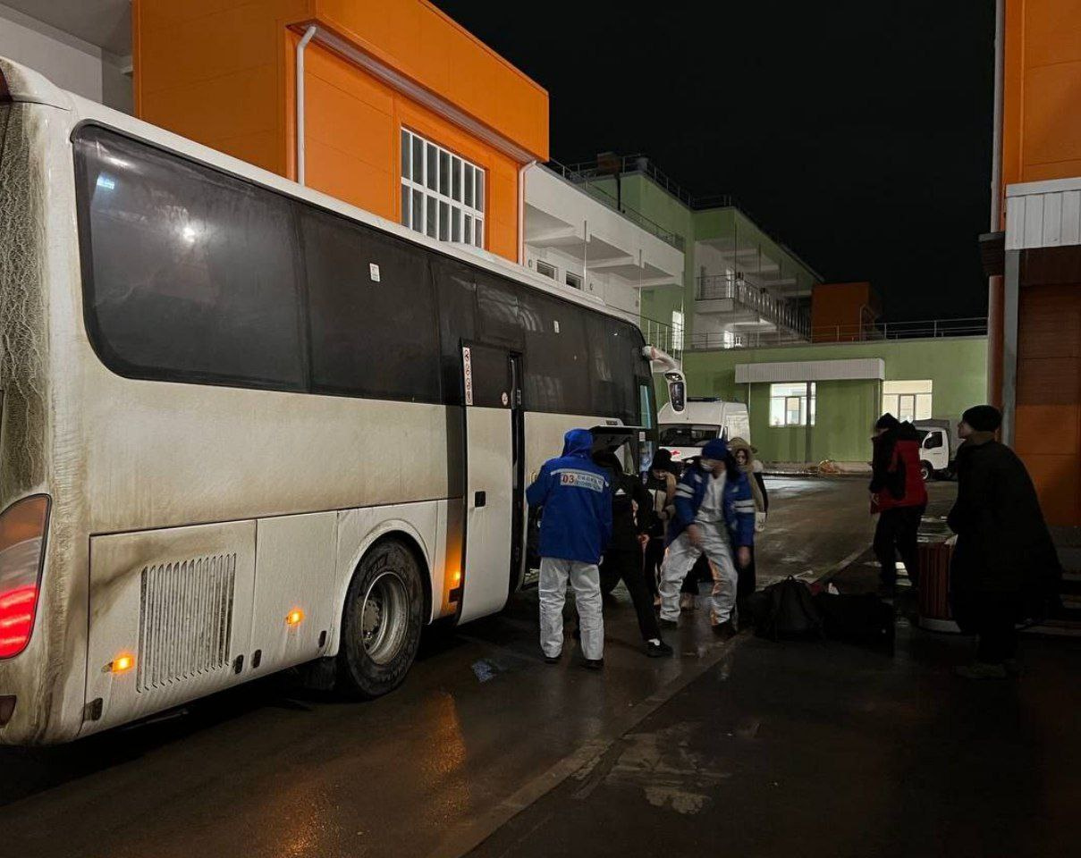 Пострадавших детей отправили в инфекционную больницу на автобусах