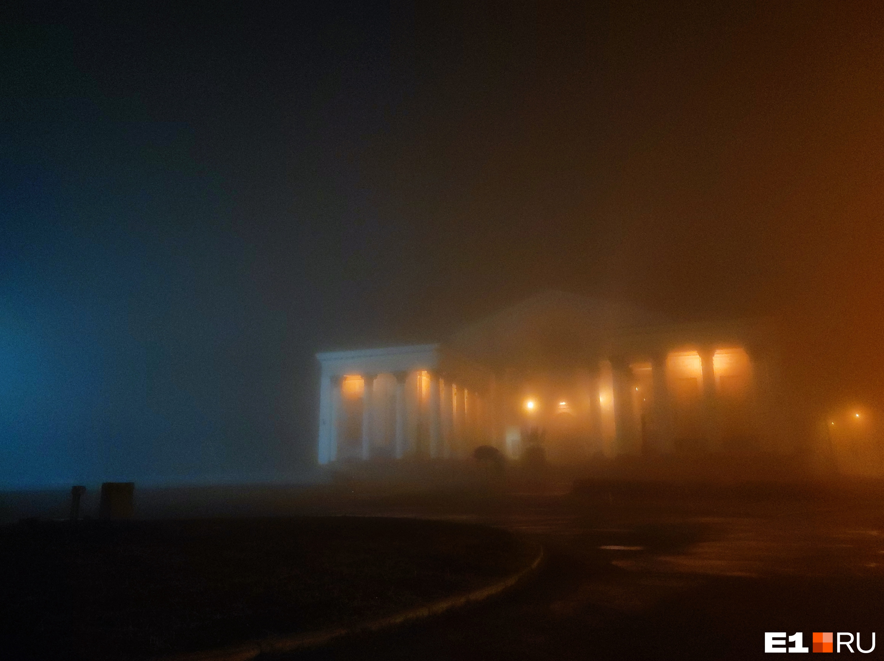 Екатеринбург, ты где? 20 впечатляющих фото тумана — на них почти не видно города