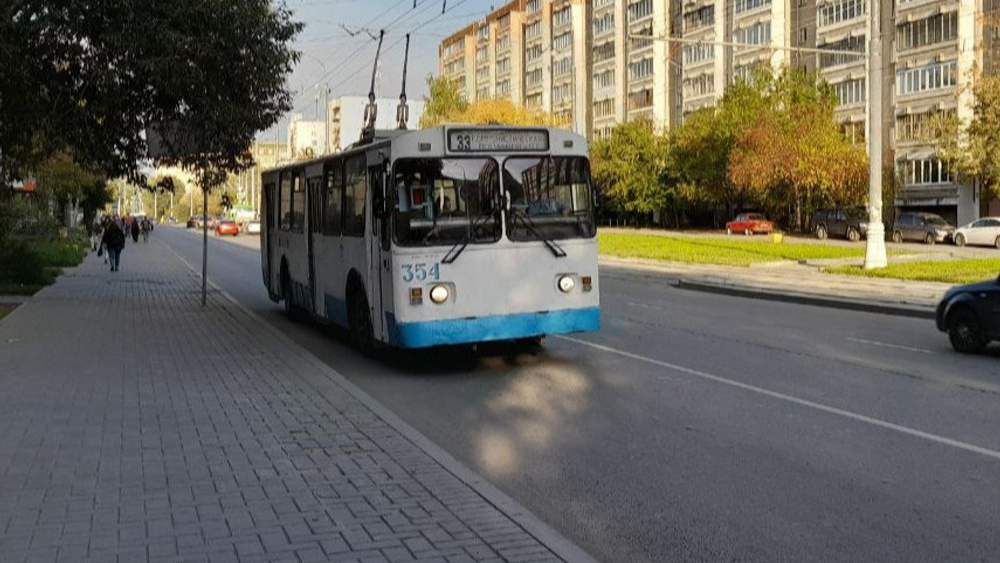 В Екатеринбурге один троллейбусный маршрут закроют, а другой сократят. Рассказываем о причинах
