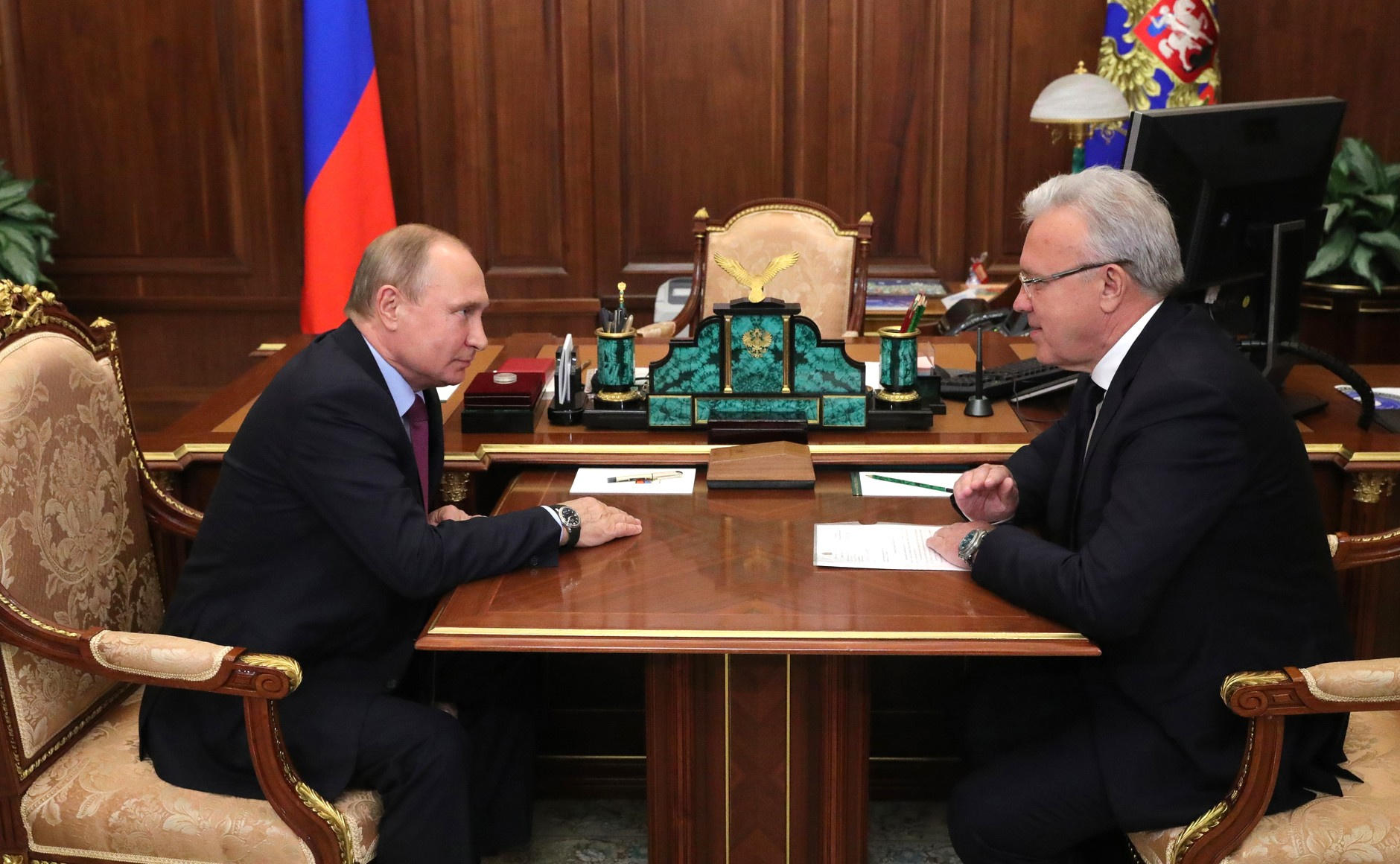 По информации красноярского политолога, бывший губернатор края скоро встретится с Владимиром Путиным