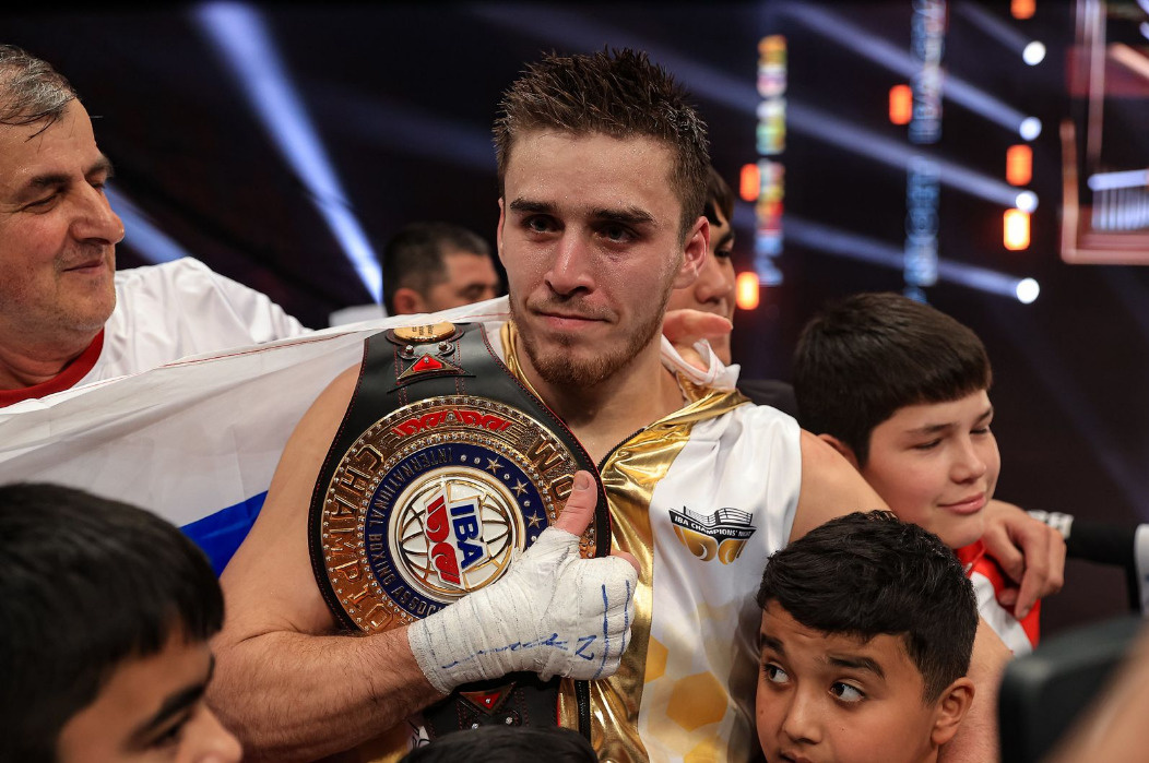 Боксер из Екатеринбурга стал чемпионом мира и выиграл гигантскую сумму денег