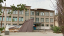 «Там бы точно кого-нибудь прибило»: под Волгоградом ветер сорвал крышу со свежеотремонтированной школы