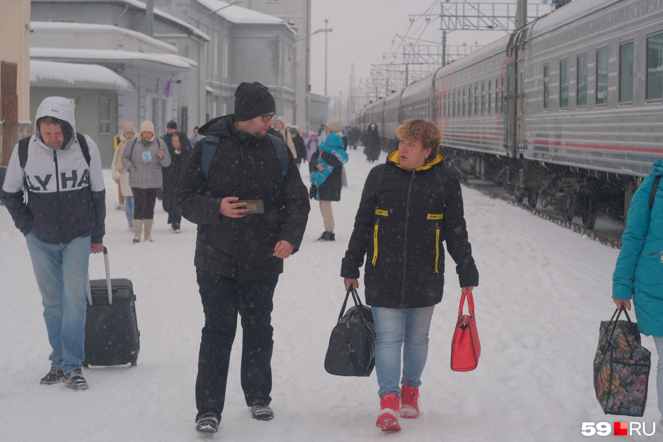 Наш корреспондент с пассажиркой Галиной