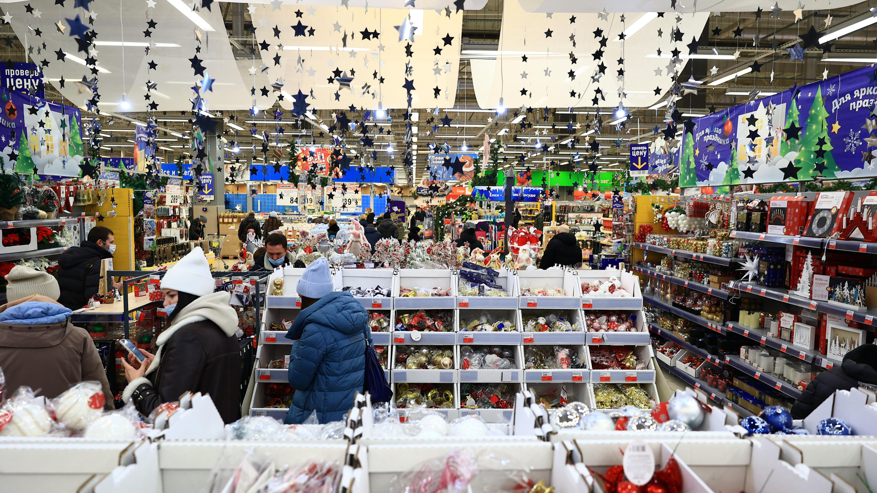 Красная икра всем, а мандарины — богачам. Что стало с ценами на праздничные продукты в Барнауле к Новому году