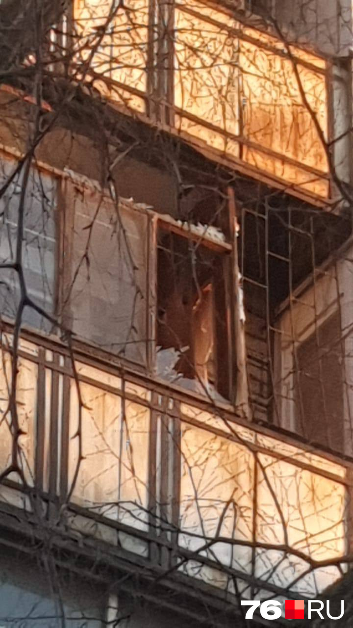 Взрывной волной выбило окно