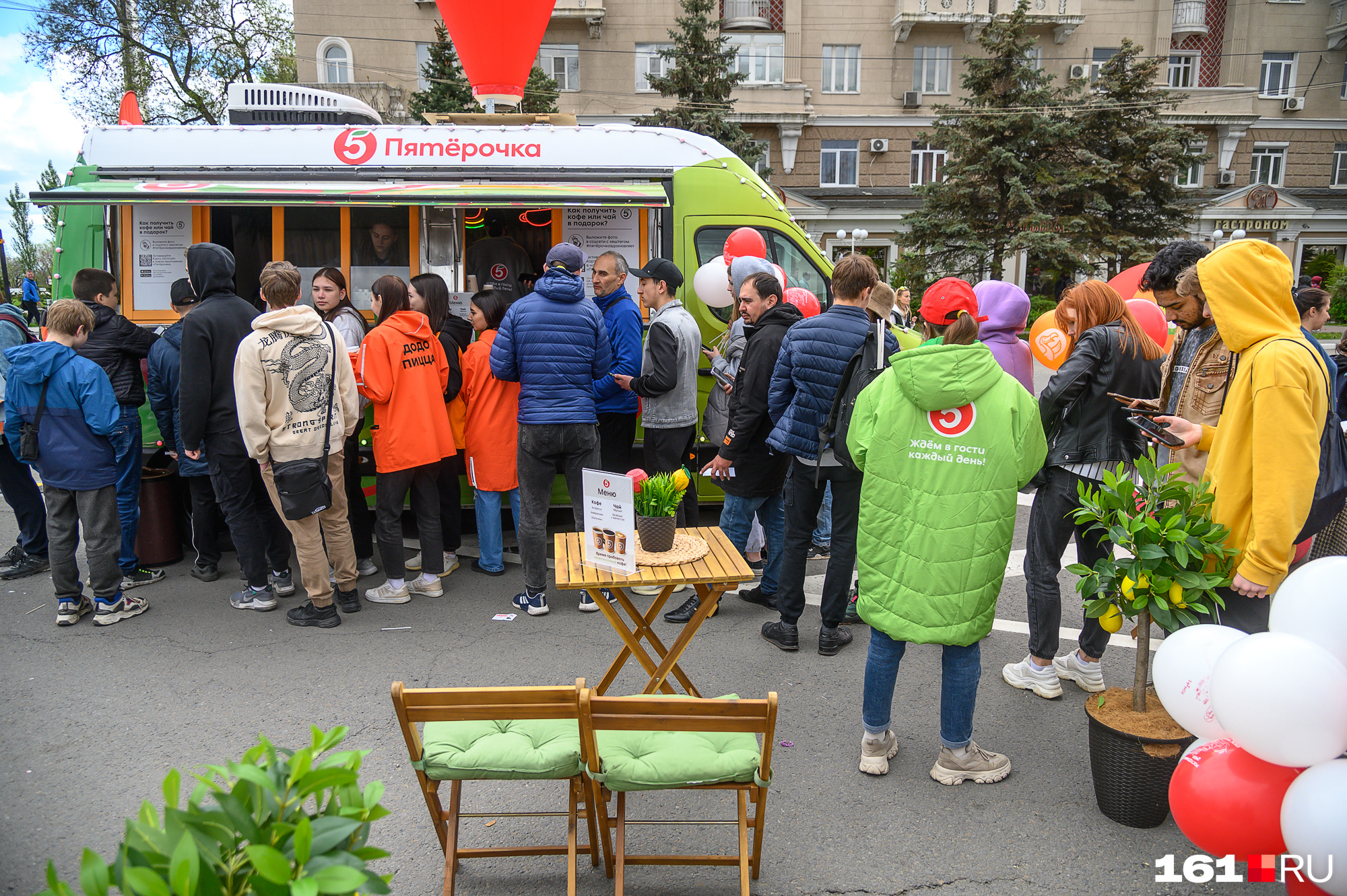 новогодняя сельскохозяйственная ярмарка. саратов театральная площадь 2012. ярмарка. ярмарка на театральной площади в саратове 2023. ярмарка на театральной площади 30 декабря.