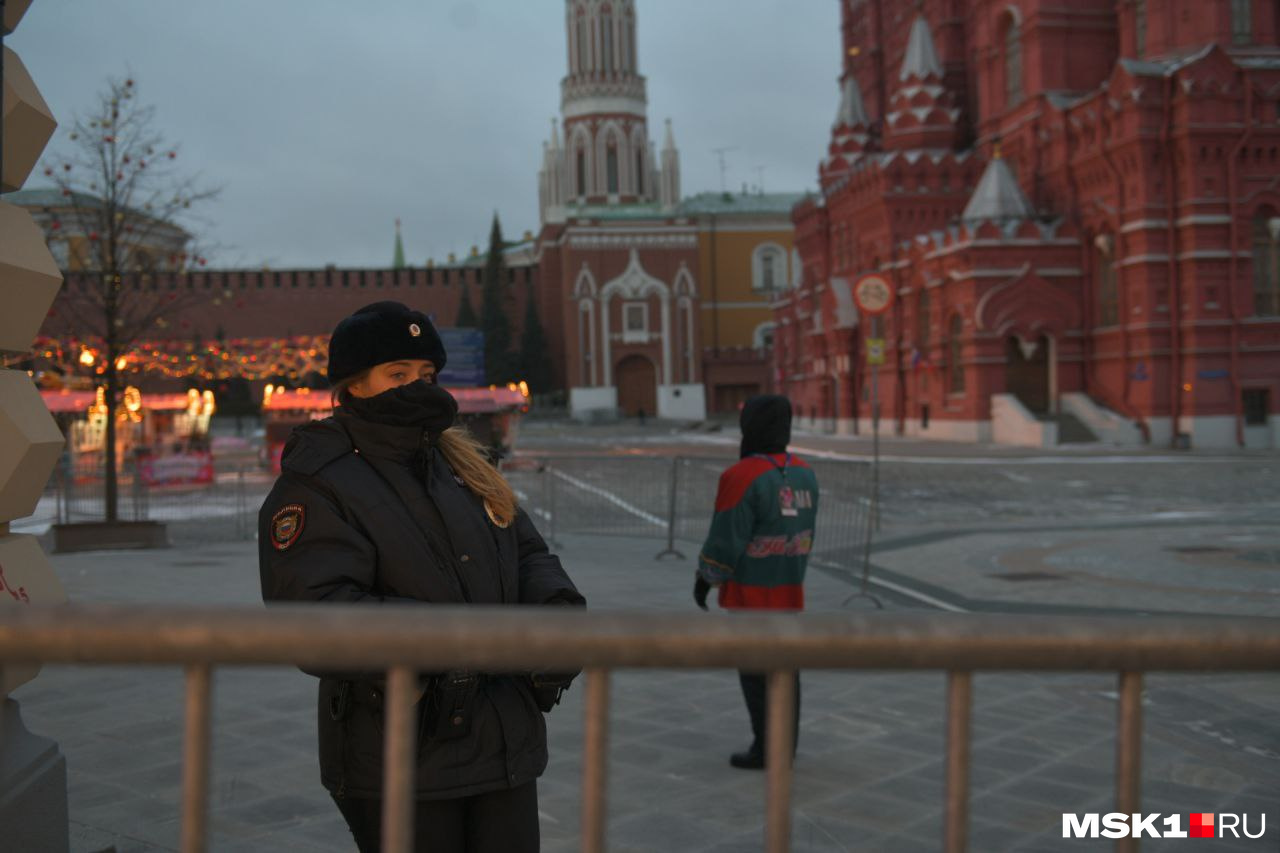 Красная площадь метро ближайшее