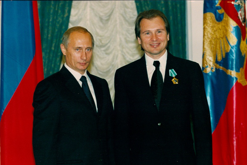 путин вручает госнаграды в кремле. награждение путиным сегодня в кремле. награждение путиным сегодня в кремле. сержант войск национальной гвардии лев макеев. путин вручил госнаграды.