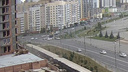 В Челябинске со стройплощадки ЖК металлические конструкции рухнули на тротуар