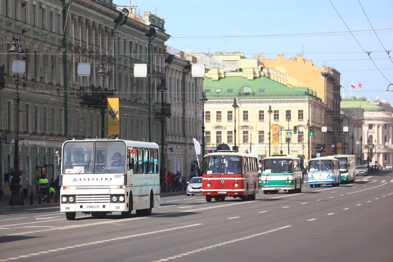 Множество старых машин на улицах Петербурга не случайность. Их количество  символично | 20.05.2023 | Санкт-Петербург - БезФормата