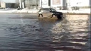 В Кургане затопило перекресток с круговым движением на Дзержинского
