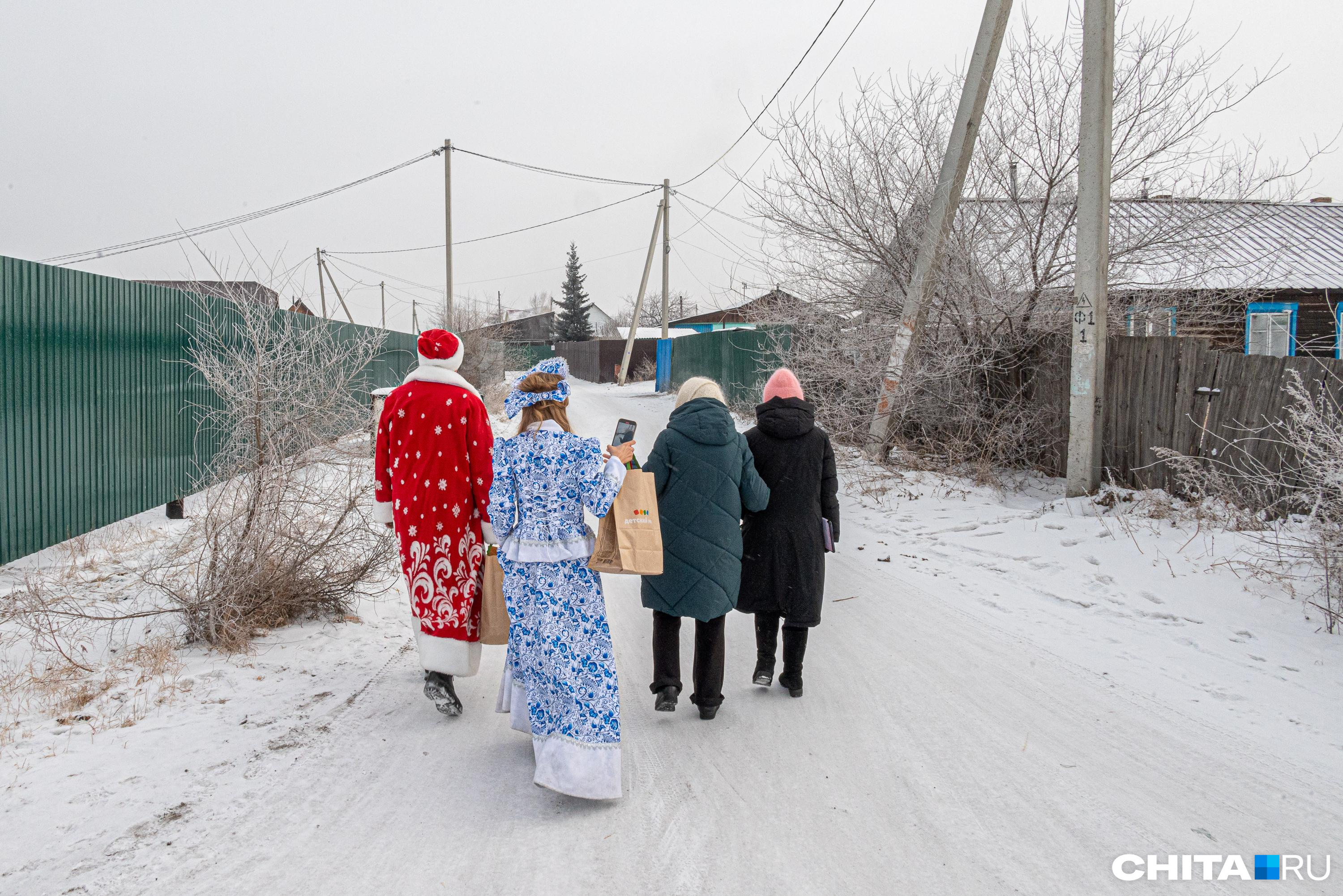 В селе Забайкалья, где произошел ЛГБТ*-скандал из-за мальчика в костюме Снегурочки, мало девочек