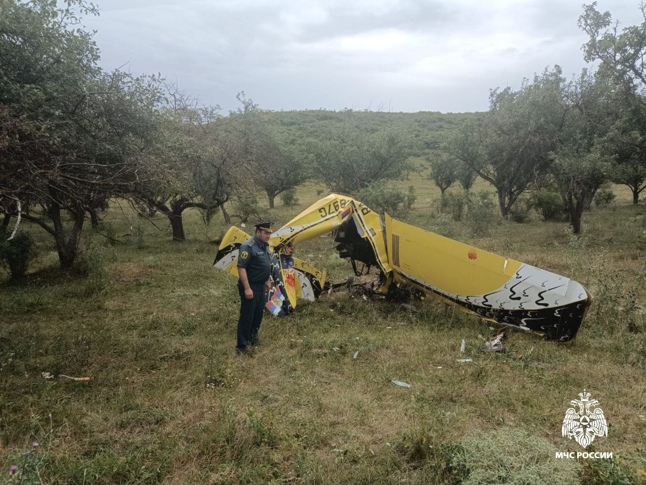 На Кавказе разбился самолет, все на борту погибли: главные новости за 28 июля