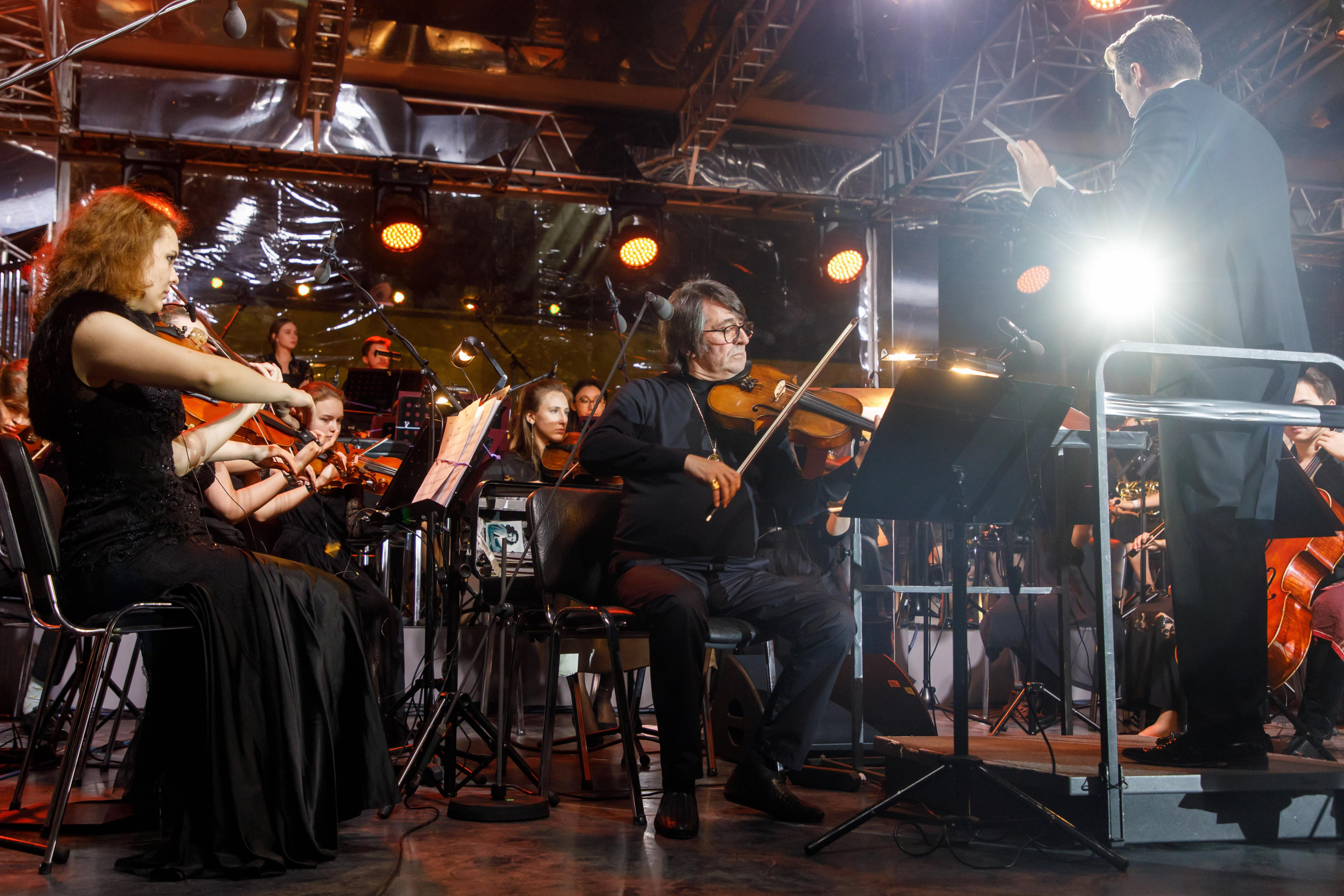 Хиты Nirvana c симфоническим оркестром исполнят на сцене в Чите