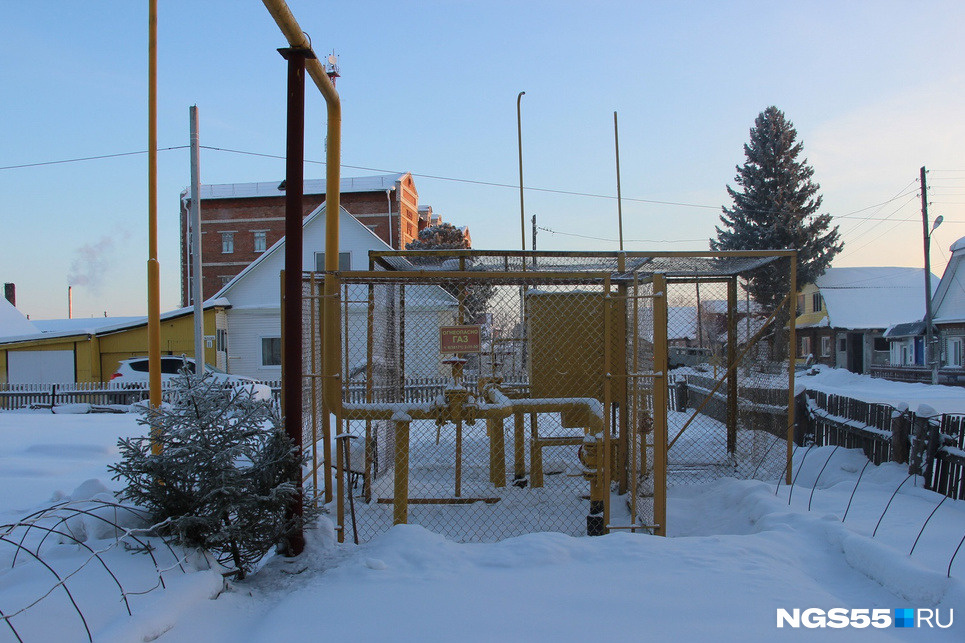 Жители северного района Омской области в морозы остались без газа