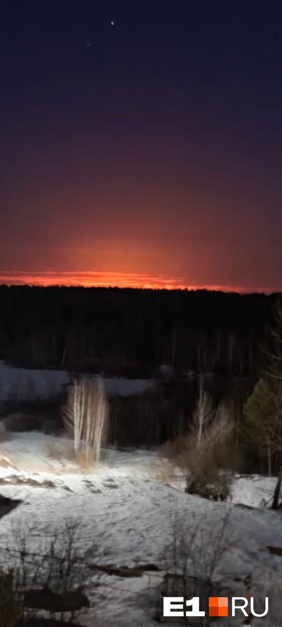 На Урале разгорелся мощный пожар из-за взрыва на газопроводе
