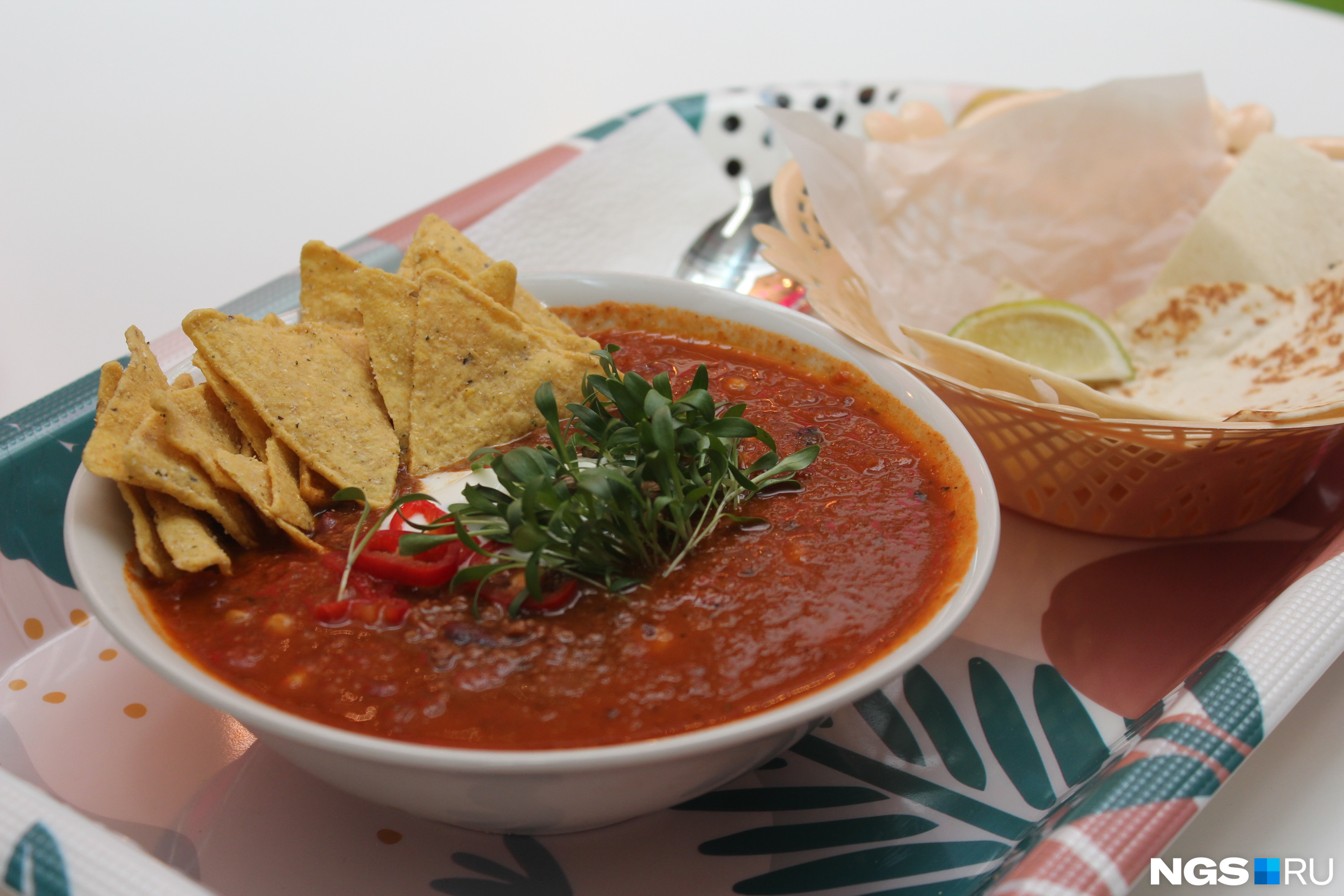 Мексиканский томатный суп из «Чили и посоле»