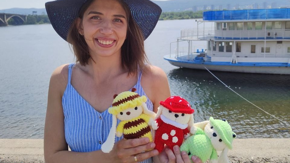 «Есть идея связать капибару»: посмотрите на милейшие вязаные игрушки от красноярки Юлии Коротковой
