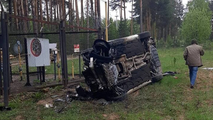 В Нижегородской области Mercedes вылетел в кювет и загорелся у газовой подстанции