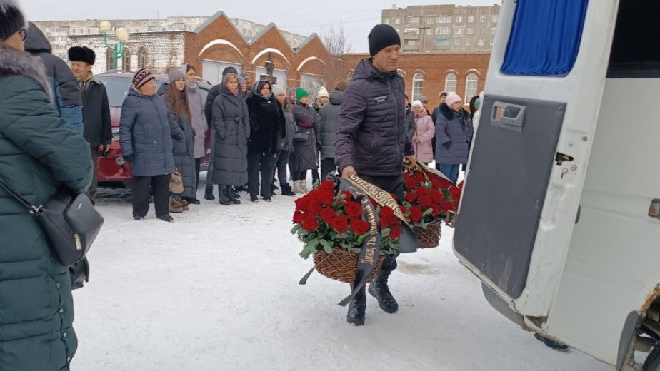 «Жалко, конечно, такой парень хороший»: в Заринске похоронили Пухляша — Дмитрия Красилова