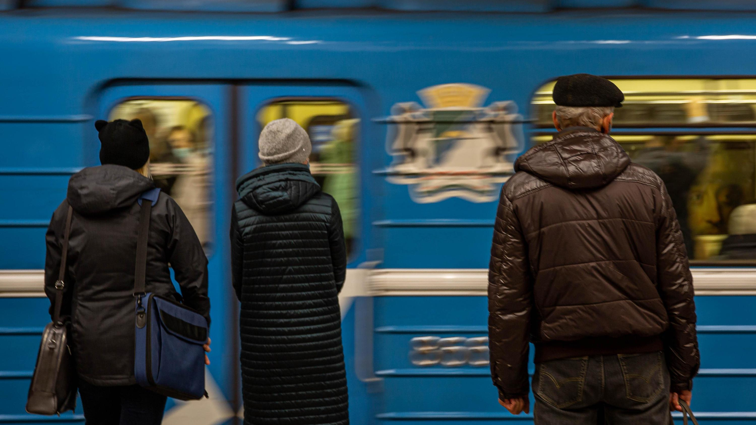 Обновить планируют, но деньги не заложили: во сколько обойдется Новосибирску покупка новых поездов для метро