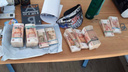 Полицейские в Сочи задержали курьера телефонных мошенников и прикрыли криптообменник, в который он сдавал деньги