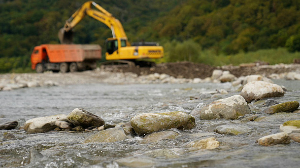 В Сочи расчистили 15 километров русел рек