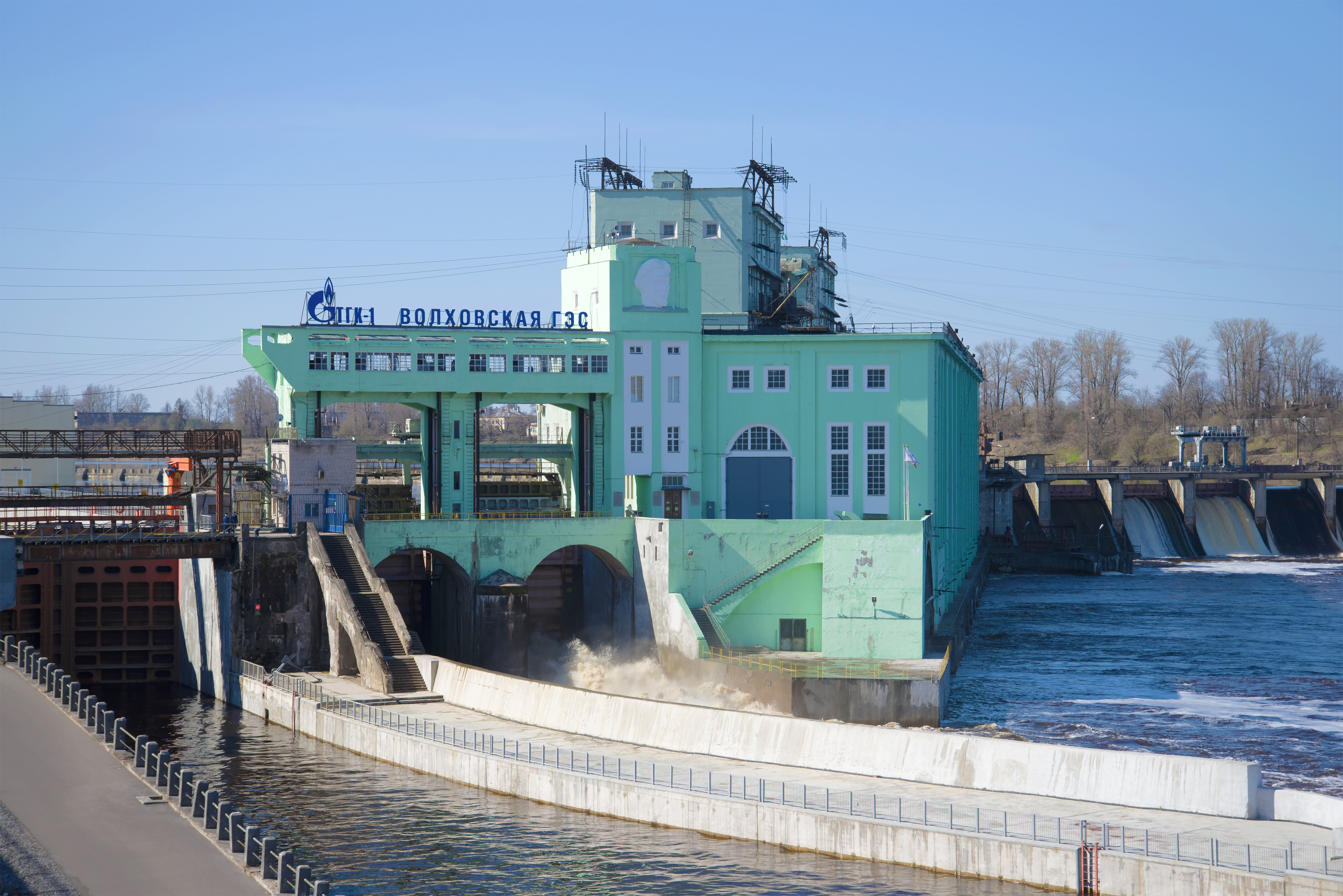 Волховская ГЭС — одна из главных достопримечательностей города