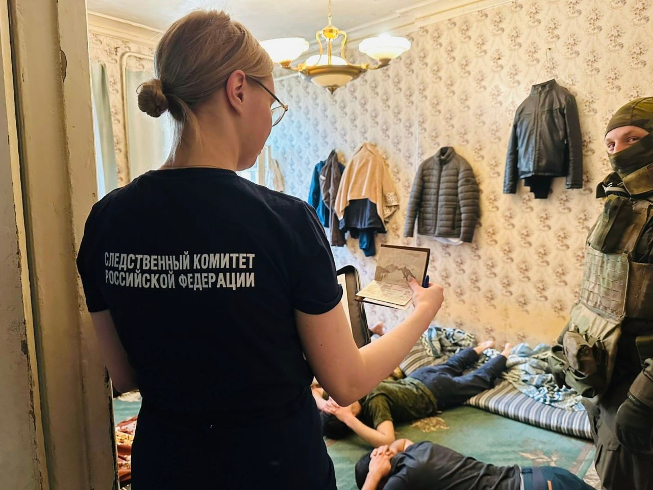 В Петербурге прошли обыски у мигрантов по делу о взятке участковому