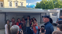 «У нас тут блата нет»: актер Никита Кологривый устроил фотосессию в центре Саратова