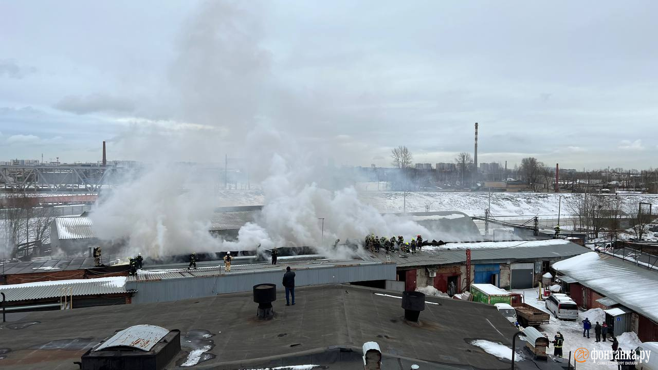 Огонь на Самойловой охватил 300 «квадратов». Ранг пожара повышен |  01.03.2023 | Санкт-Петербург - БезФормата