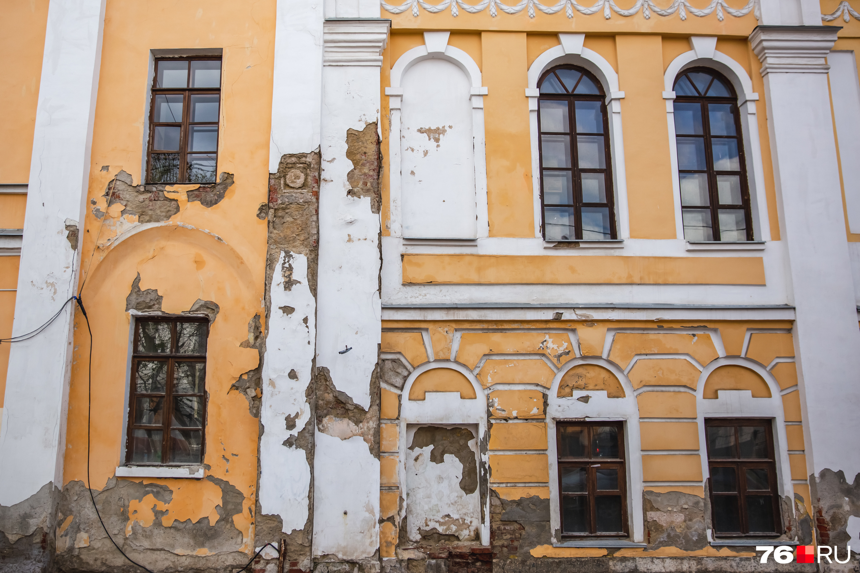 Исторический центр Ярославля: фотограф показал, в каком состоянии находятся  здания, охраняемые ЮНЕСКО - 8 мая 2023 - 76.ru