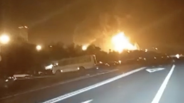 В Новошахтинске после атаки дронов загорелся нефтезавод — Голубев
