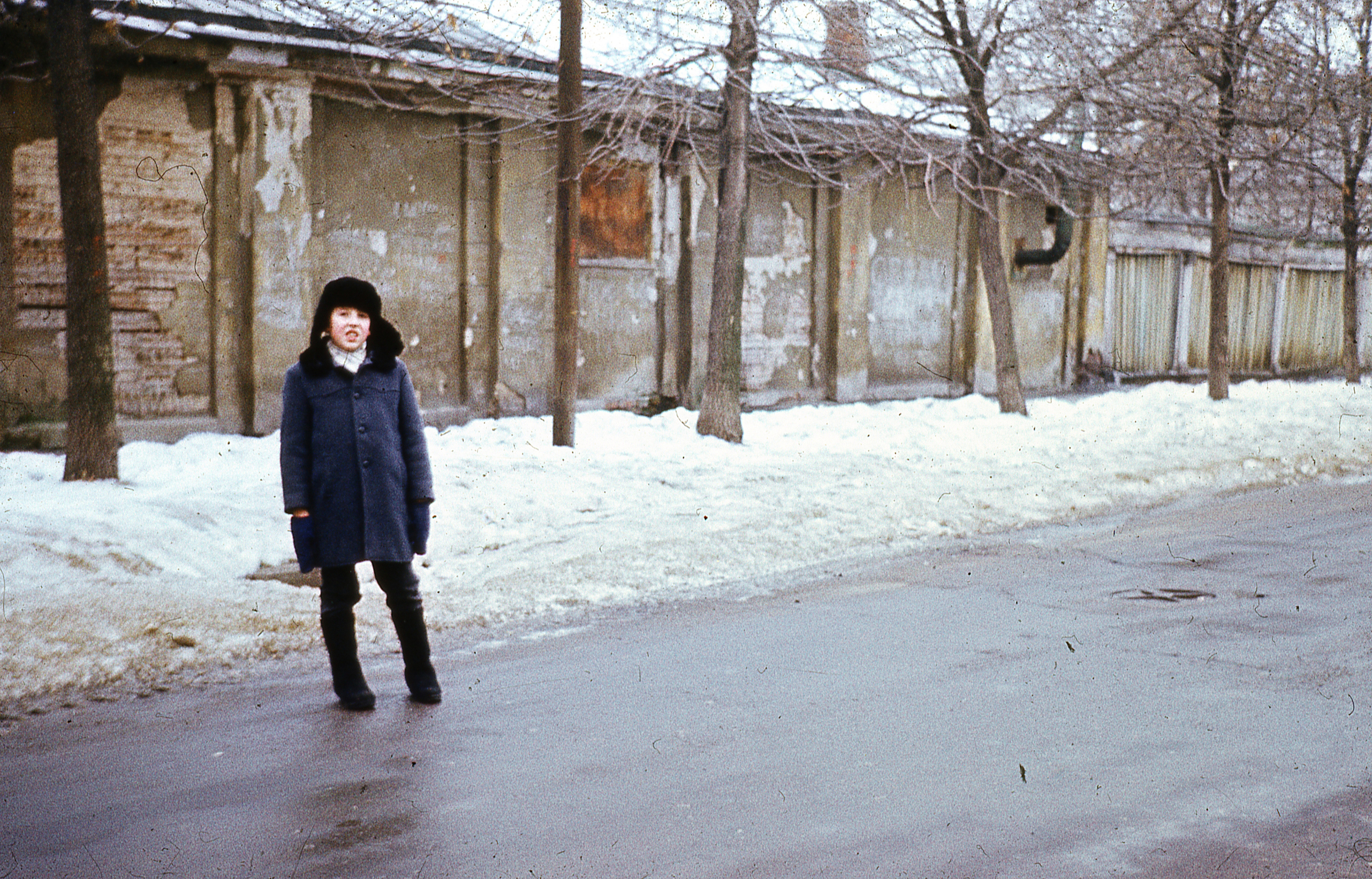 Этот мальчик сфотографирован на Большой Екатерининской улице в 1973 года