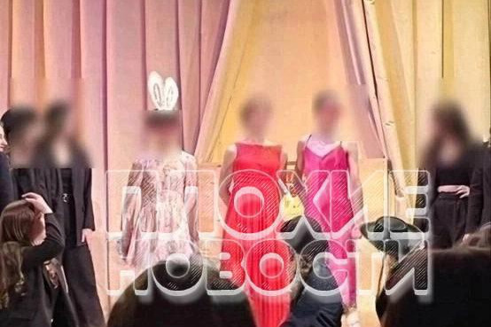 В Екатеринбурге раздули скандал из-за учеников гимназии, которые переоделись в женские платья