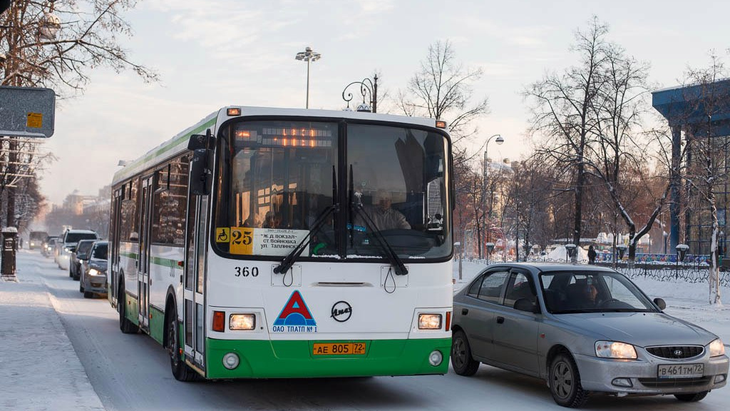Почему в Тюмени замерзают автобусы, а печки не выключаются: колонка водителя популярного маршрута