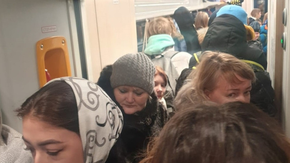 Как в трамвае: почему пассажиры поездов Челябинск — Екатеринбург вынуждены ездить стоя по четыре часа