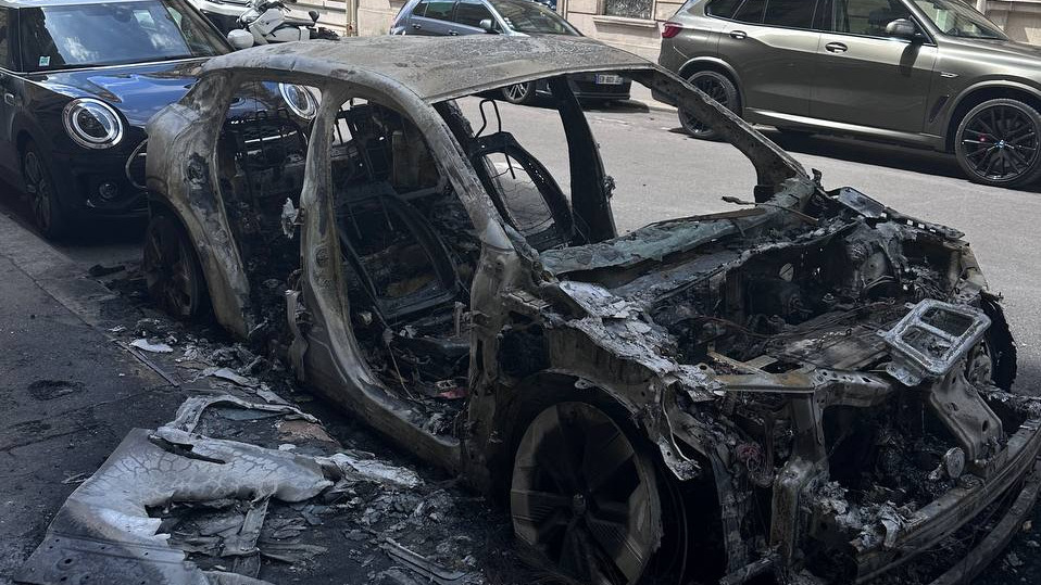 «У знакомых сожгли машину»: что происходит во Франции из-за убийства подростка — колонка парижанки о беспорядках