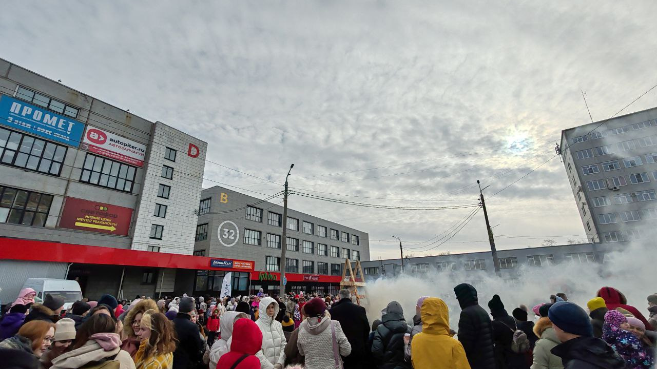 Масленица в центре Архангельска: сколько людей пришли на праздник