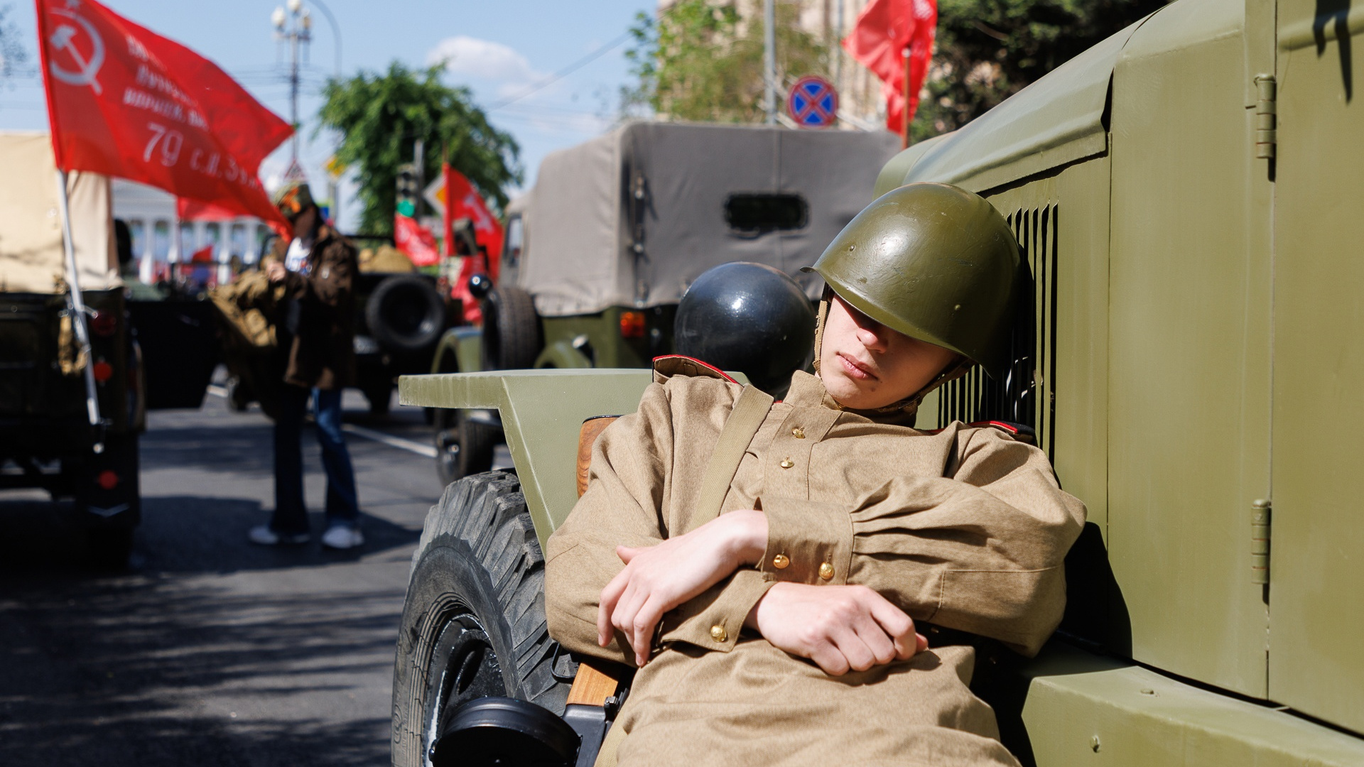 Парад, автопробег и салют: публикуем 20 лучших фотографий с празднования Дня Победы в Волгограде