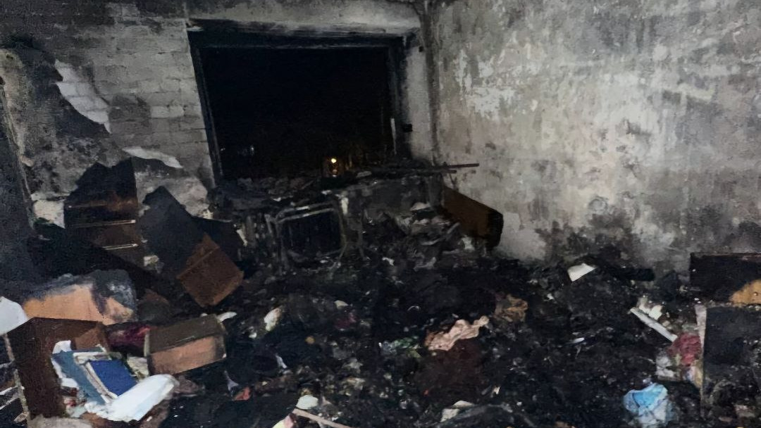 Северодвинка развела костер в кастрюле: из дома эвакуировали 57 человек