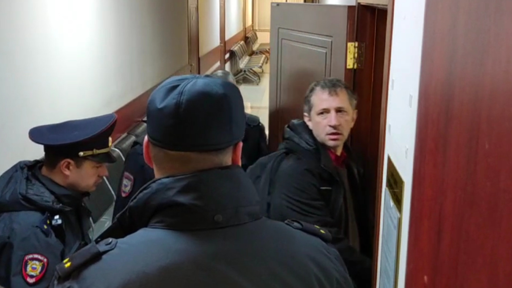 Журналиста RusNews Романа Иванова арестовали. Против него завели три уголовных дела