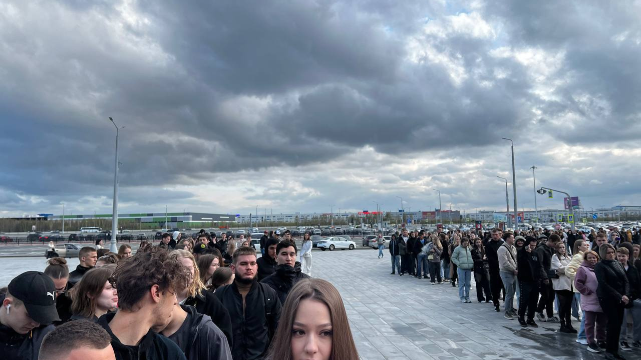 У «Екатеринбург-Экспо» выстроились просто гигантские очереди. Рассказываем, чего все ждут