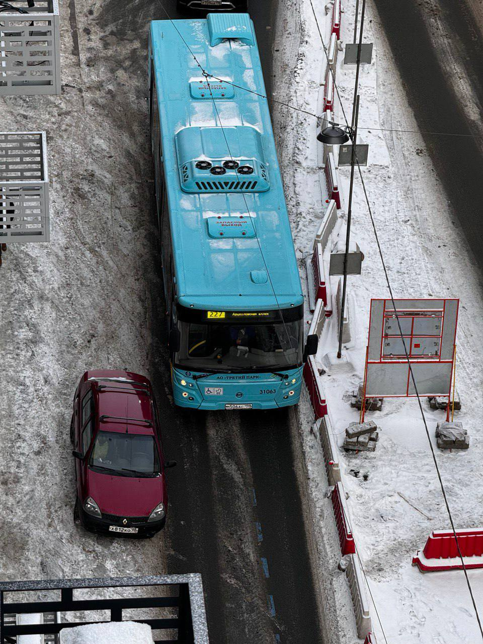 Лазурные автобусы в Петербурге вновь стали участниками ДТП - 12 апреля 2024  - ФОНТАНКА.ру