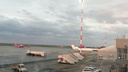 Из-за непогоды челябинский аэропорт не смог принять самолет из Санкт-Петербурга