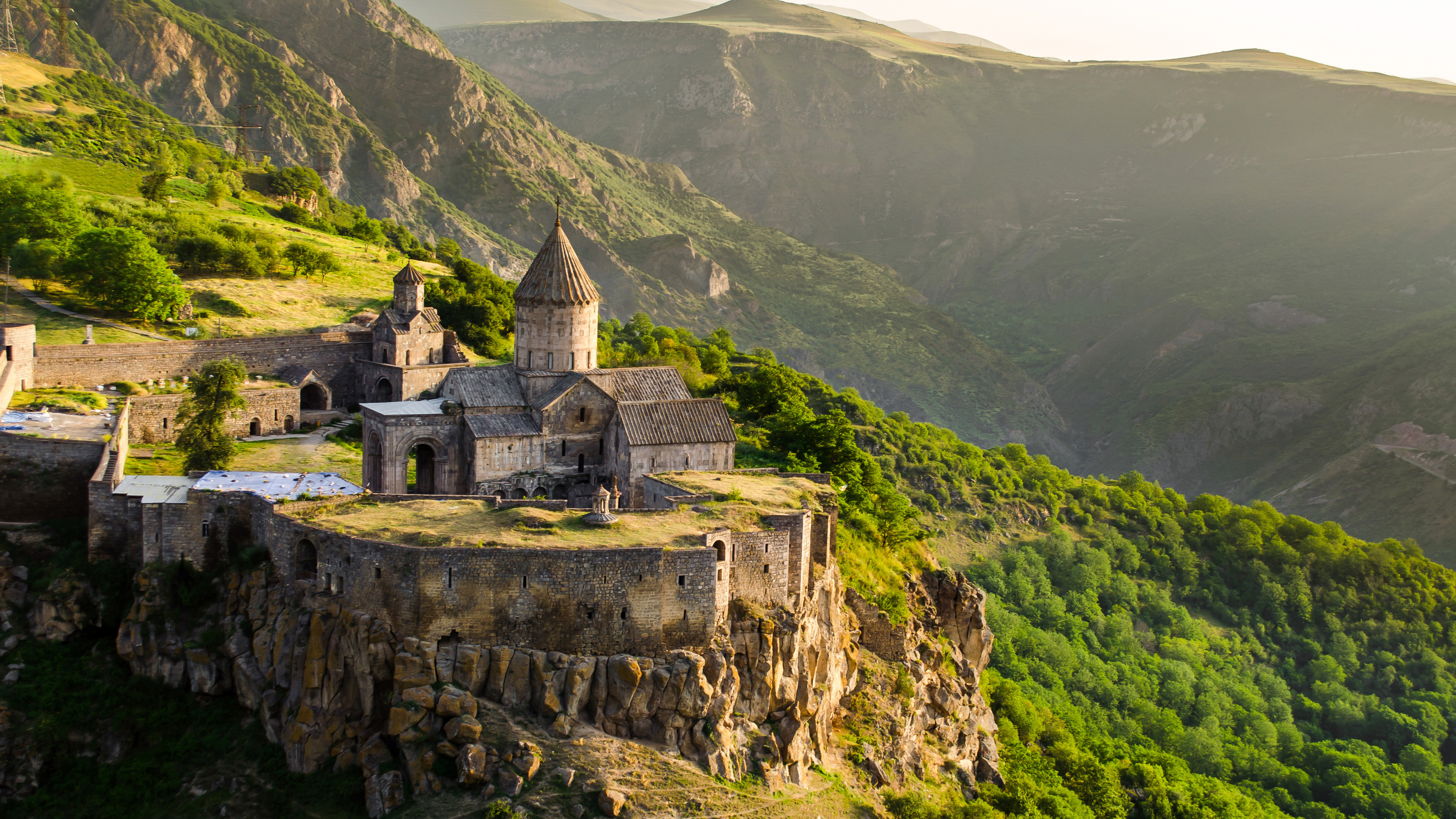 Армения храм на горе